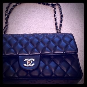 "Chanel" purse